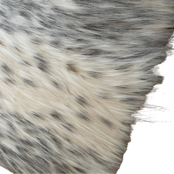 C&C California Faux Fur Vest - Picture 11 of 11